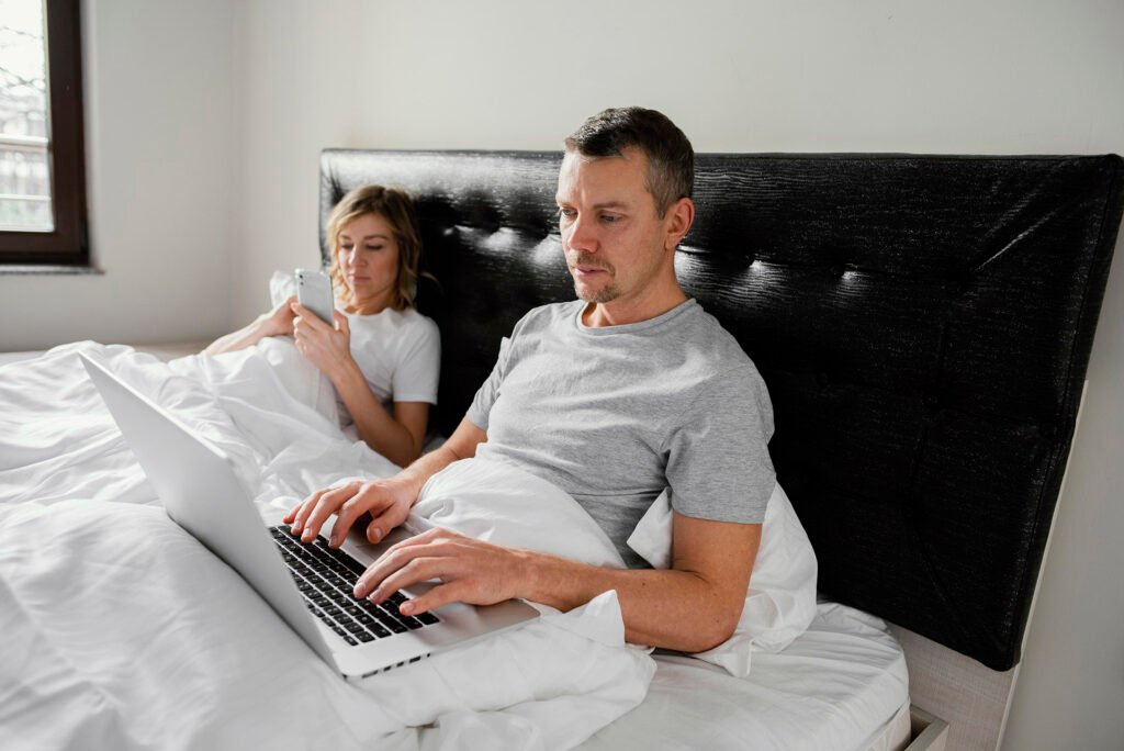 Airbnb vs Hotels Last Minute